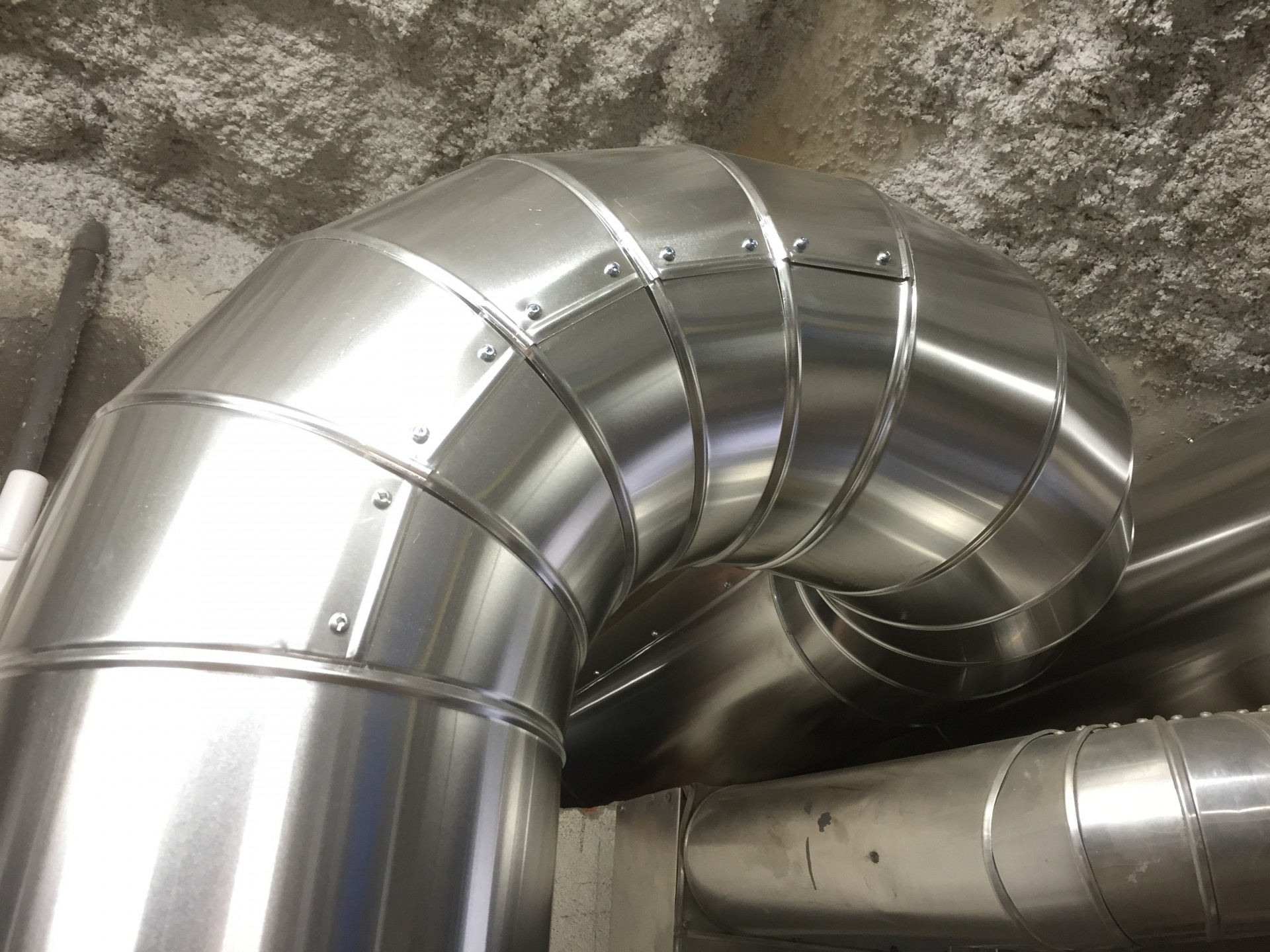 Calorifuge de tuyauterie sur Toulouse  revetement tole aluminium 
